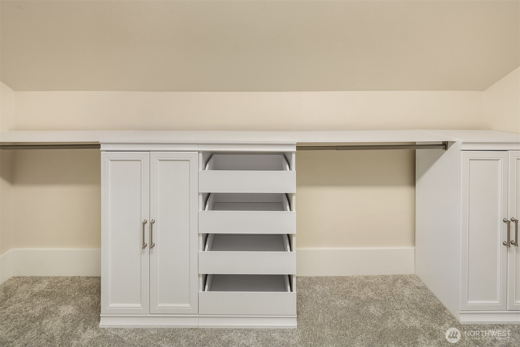 10425 Des Moines Memorial Drive S, Seattle, WA 98168