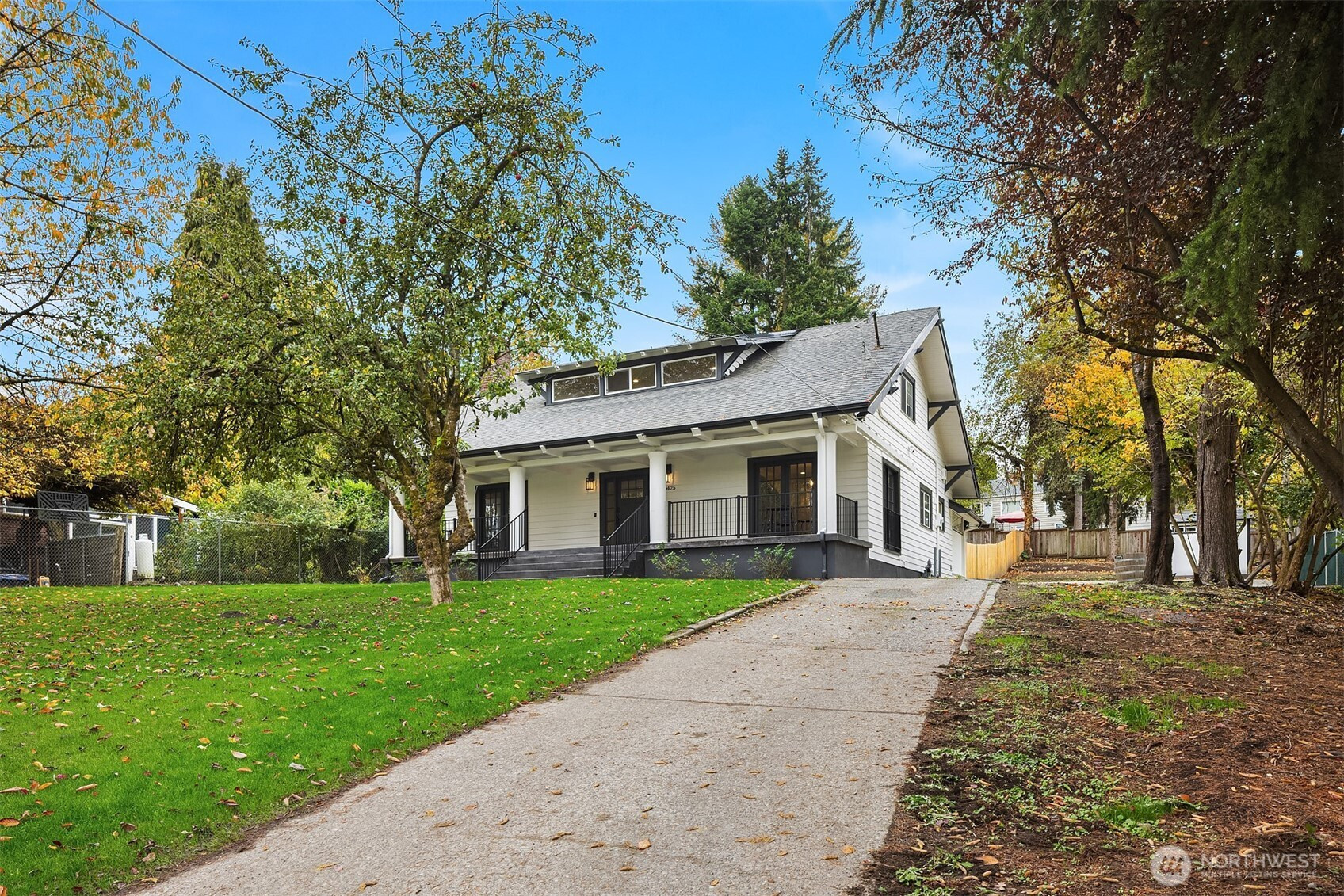 10425 Des Moines Memorial Drive S, Seattle, WA 98168