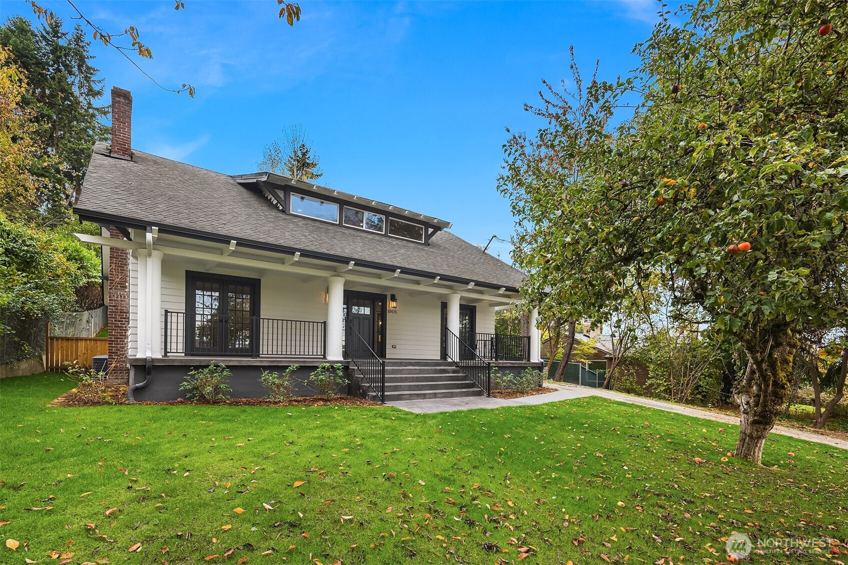 10425 Des Moines Memorial Drive S, Seattle, WA 98168