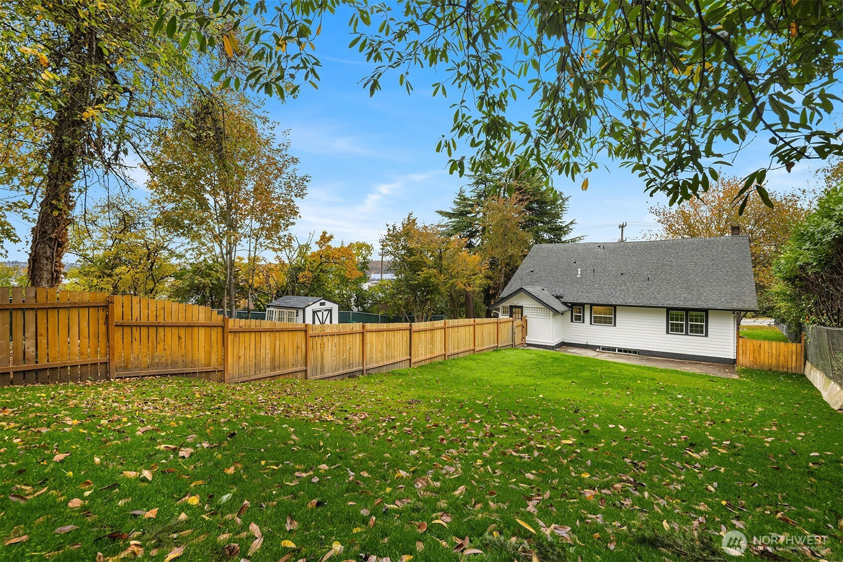 10425 Des Moines Memorial Drive S, Seattle, WA 98168