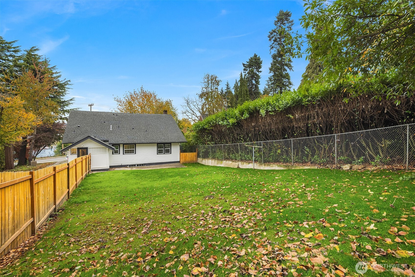 10425 Des Moines Memorial Drive S, Seattle, WA 98168