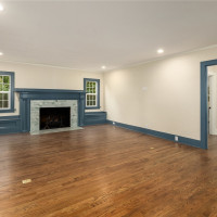 10425 Des Moines Memorial Drive S, Seattle, WA 98168