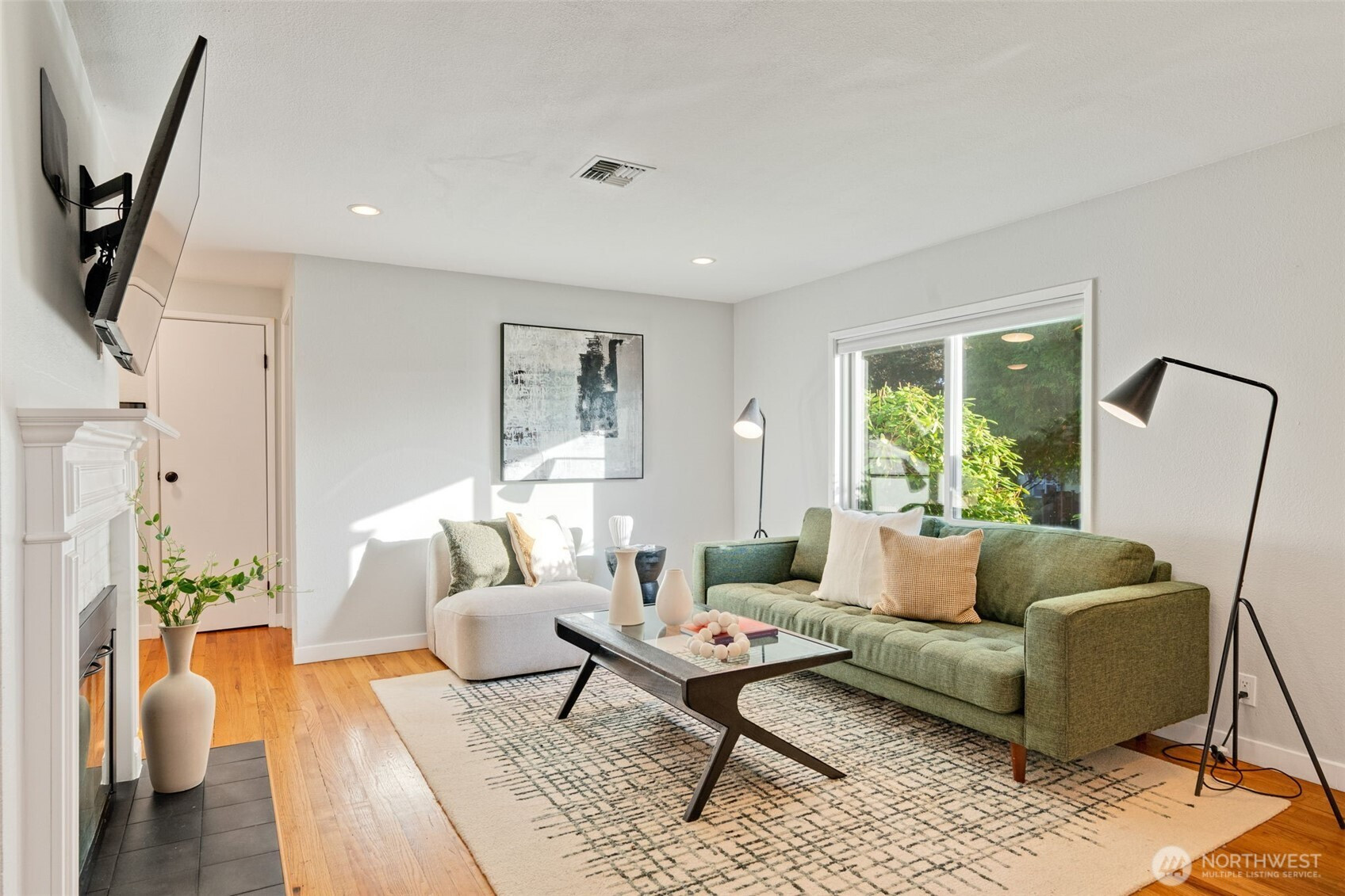 15511 10th Avenue NE, Shoreline, WA 98155