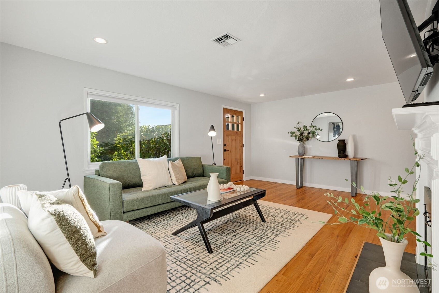 15511 10th Avenue NE, Shoreline, WA 98155