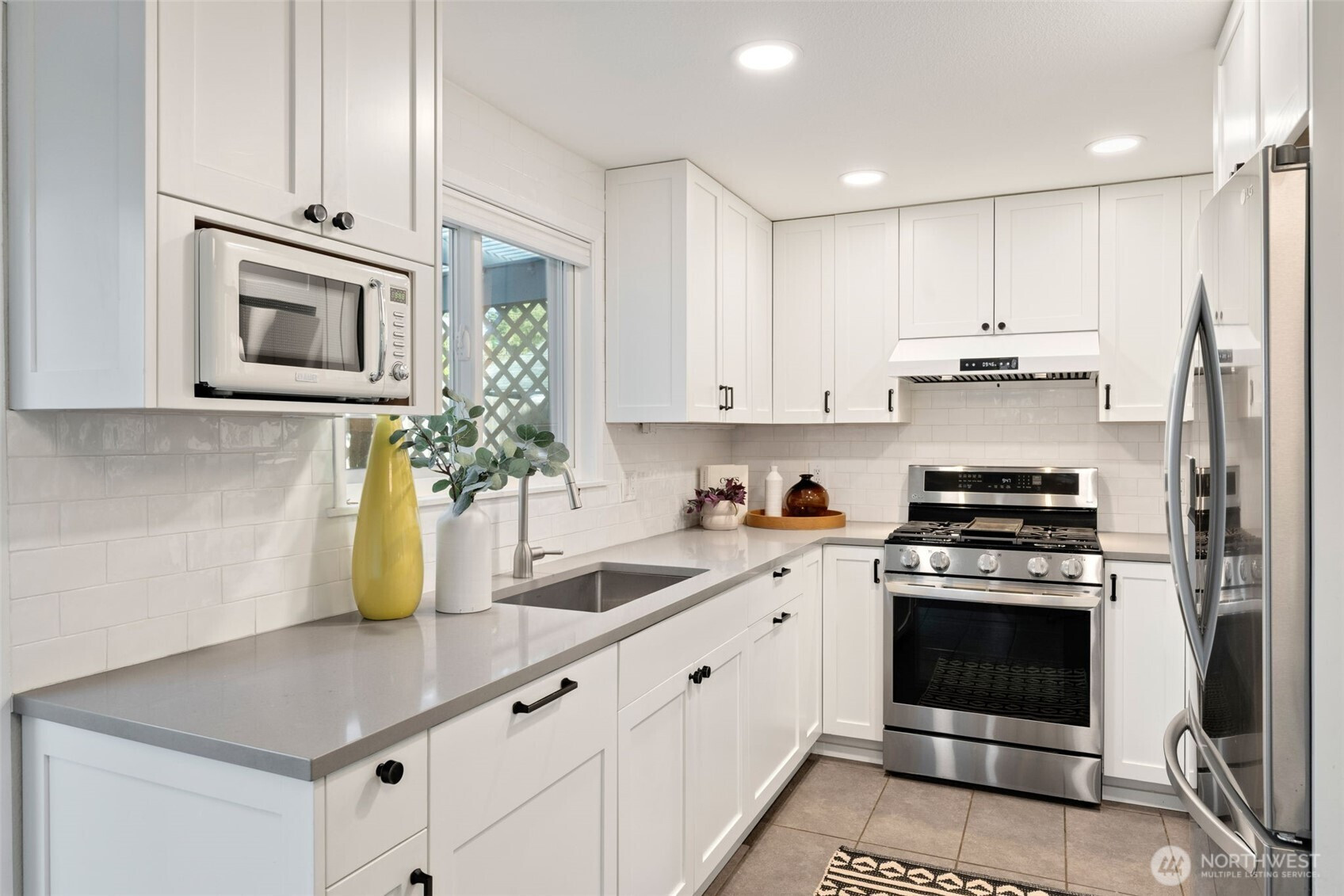 15511 10th Avenue NE, Shoreline, WA 98155