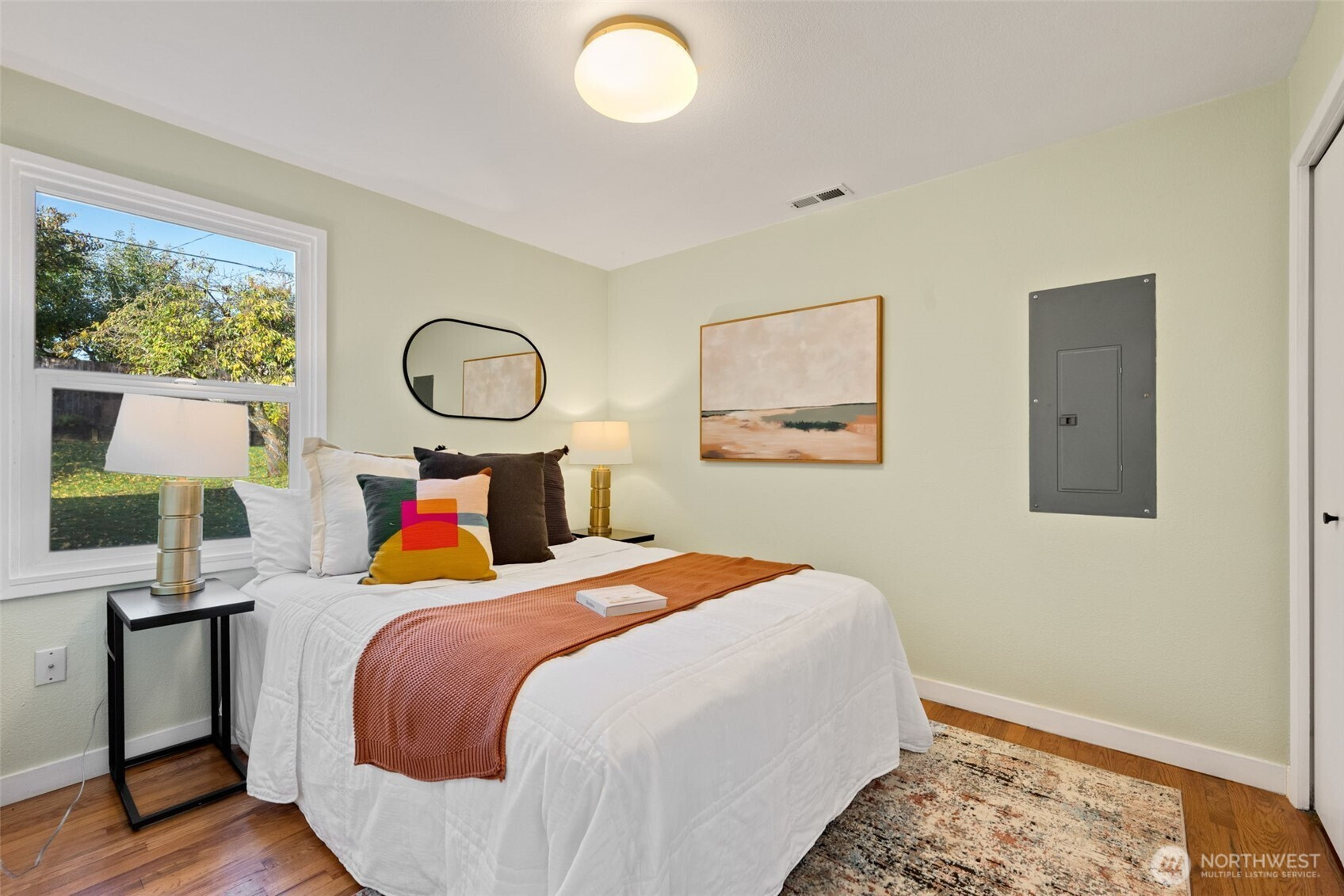 15511 10th Avenue NE, Shoreline, WA 98155