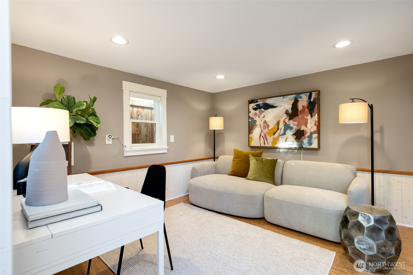 15511 10th Avenue NE, Shoreline, WA 98155