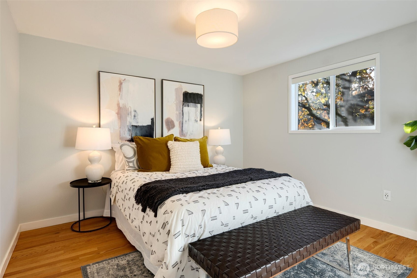 15511 10th Avenue NE, Shoreline, WA 98155