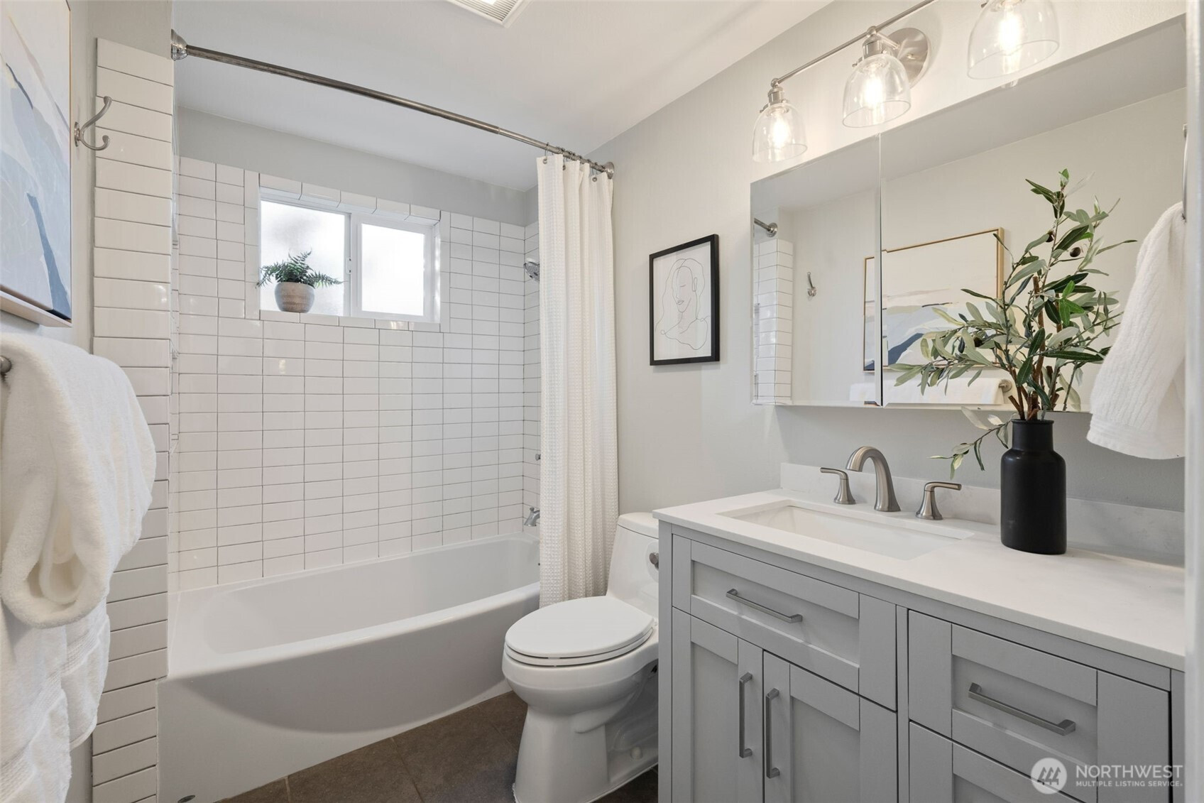 15511 10th Avenue NE, Shoreline, WA 98155