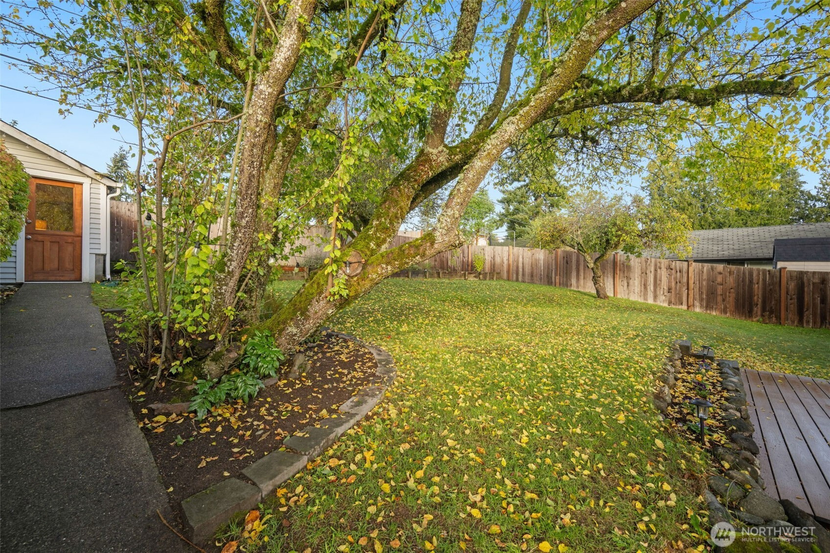 15511 10th Avenue NE, Shoreline, WA 98155