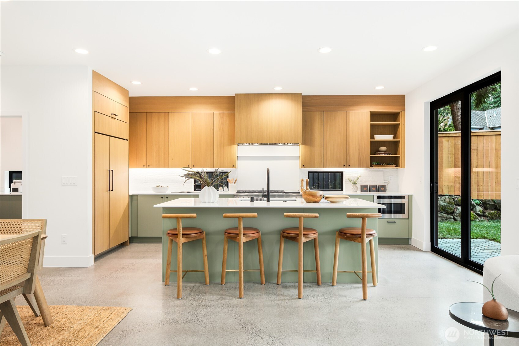 6816 128th Avenue NE, Kirkland, WA 98033