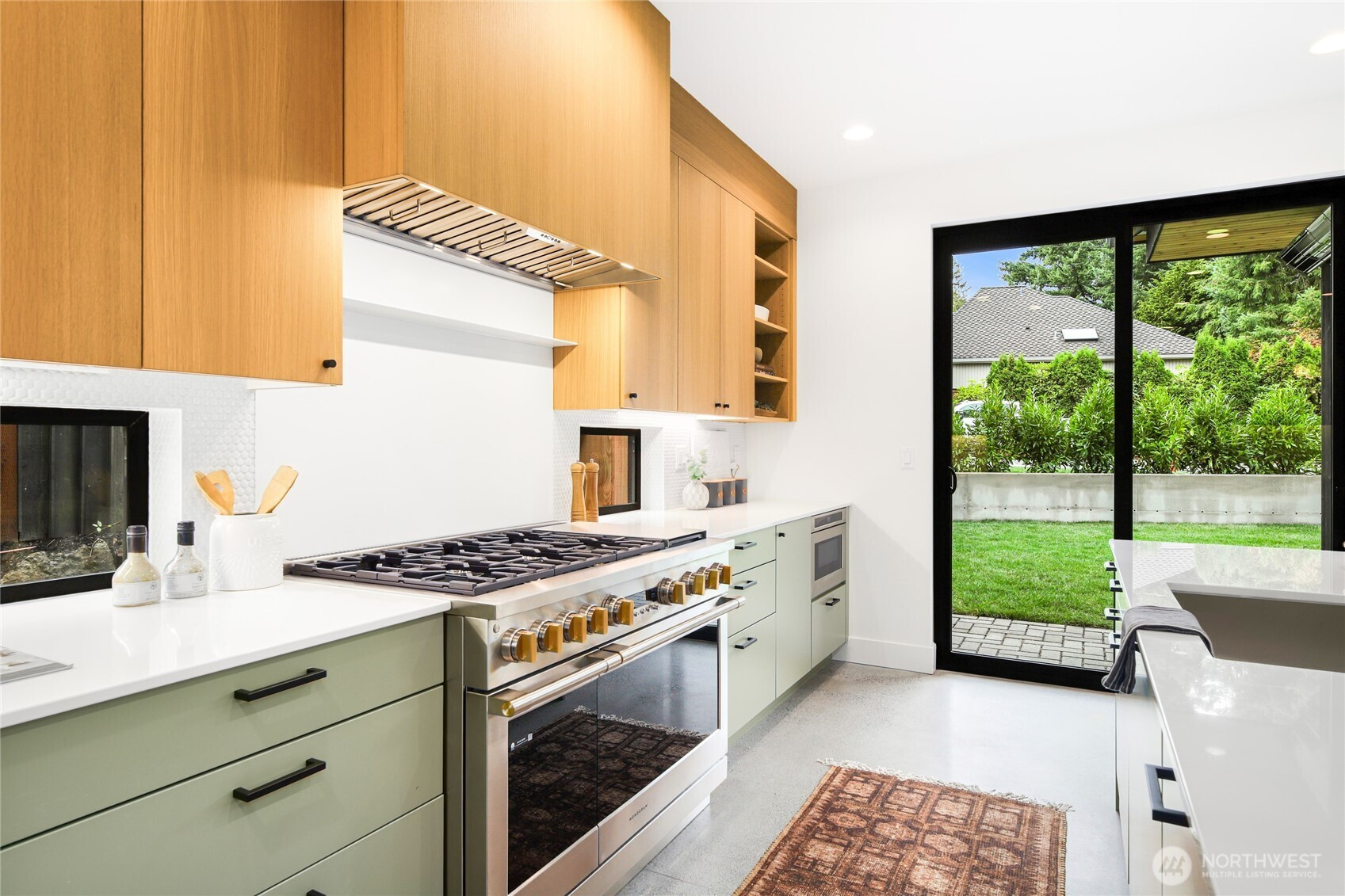 6816 128th Avenue NE, Kirkland, WA 98033