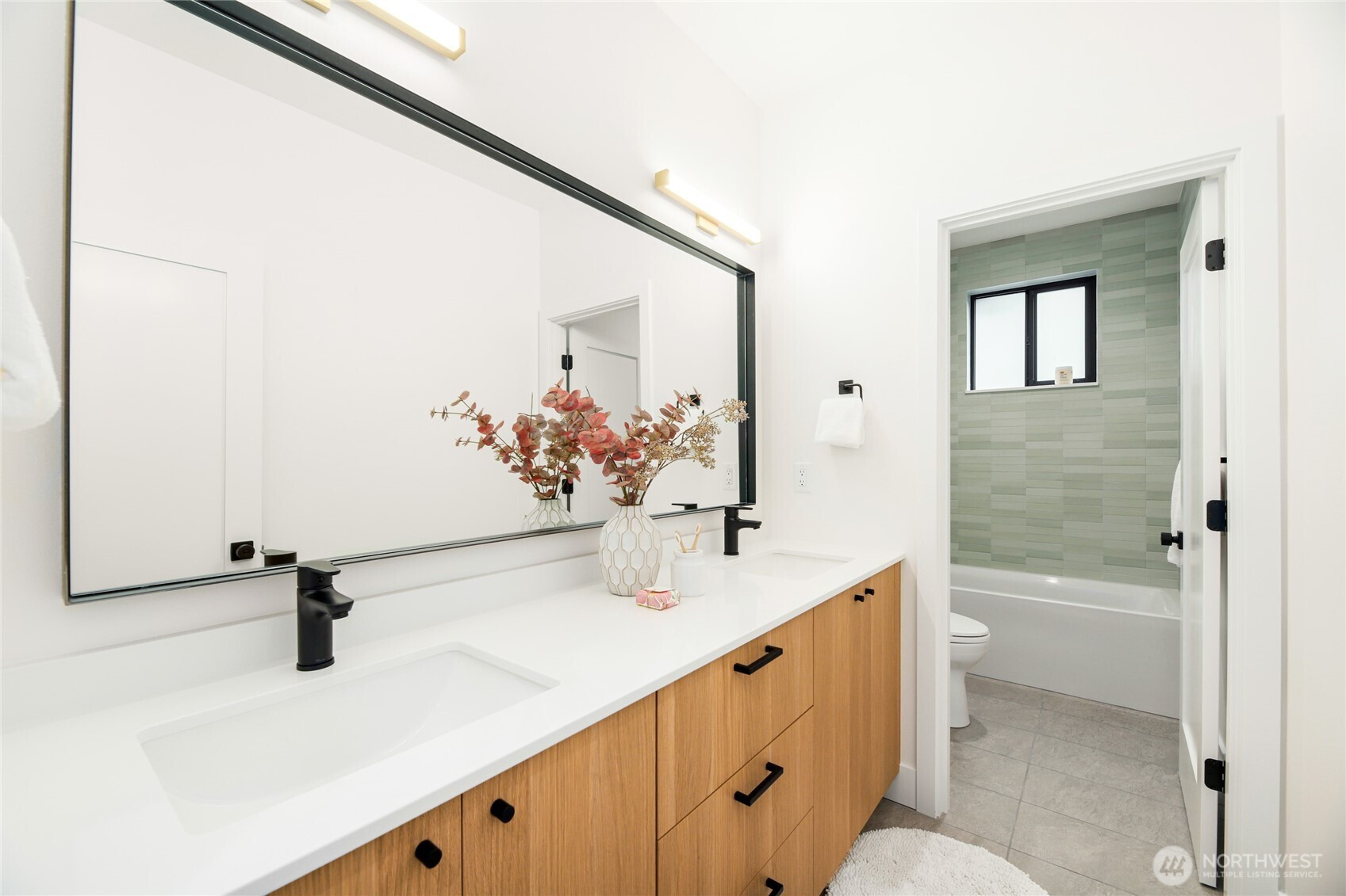 6816 128th Avenue NE, Kirkland, WA 98033