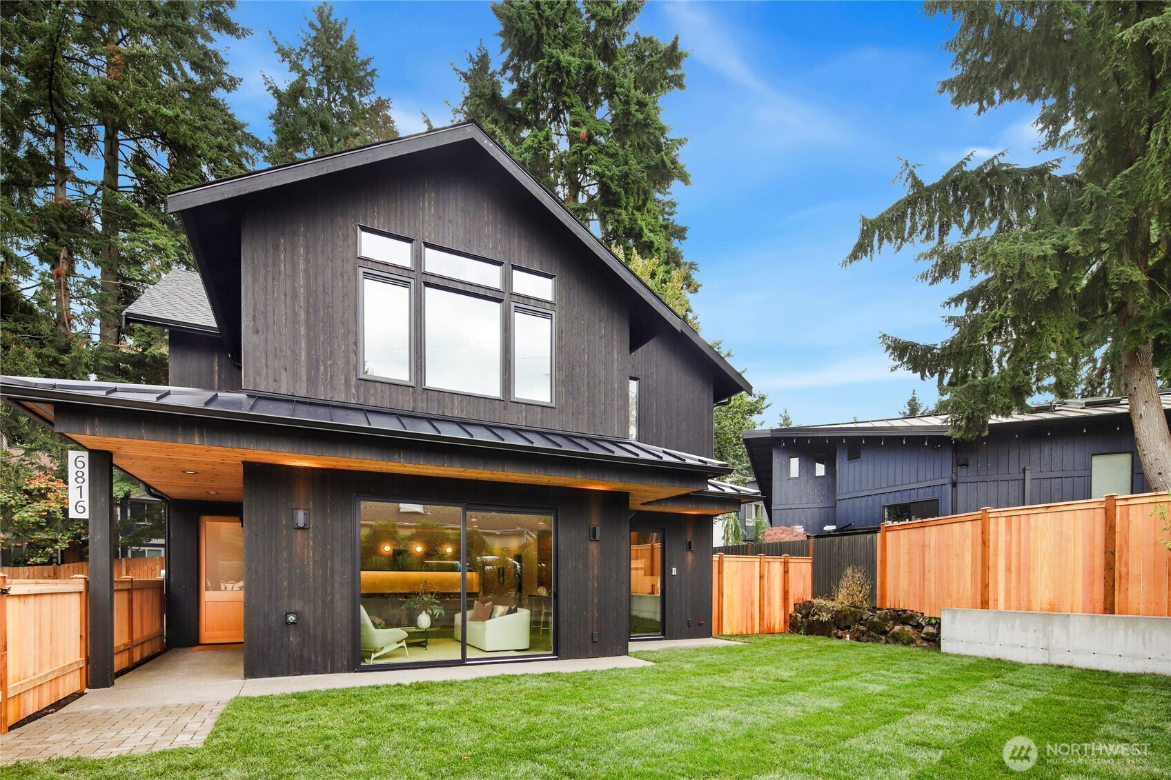 6816 128th Avenue NE, Kirkland, WA 98033