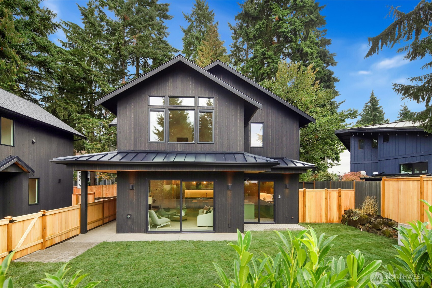 6816 128th Avenue NE, Kirkland, WA 98033