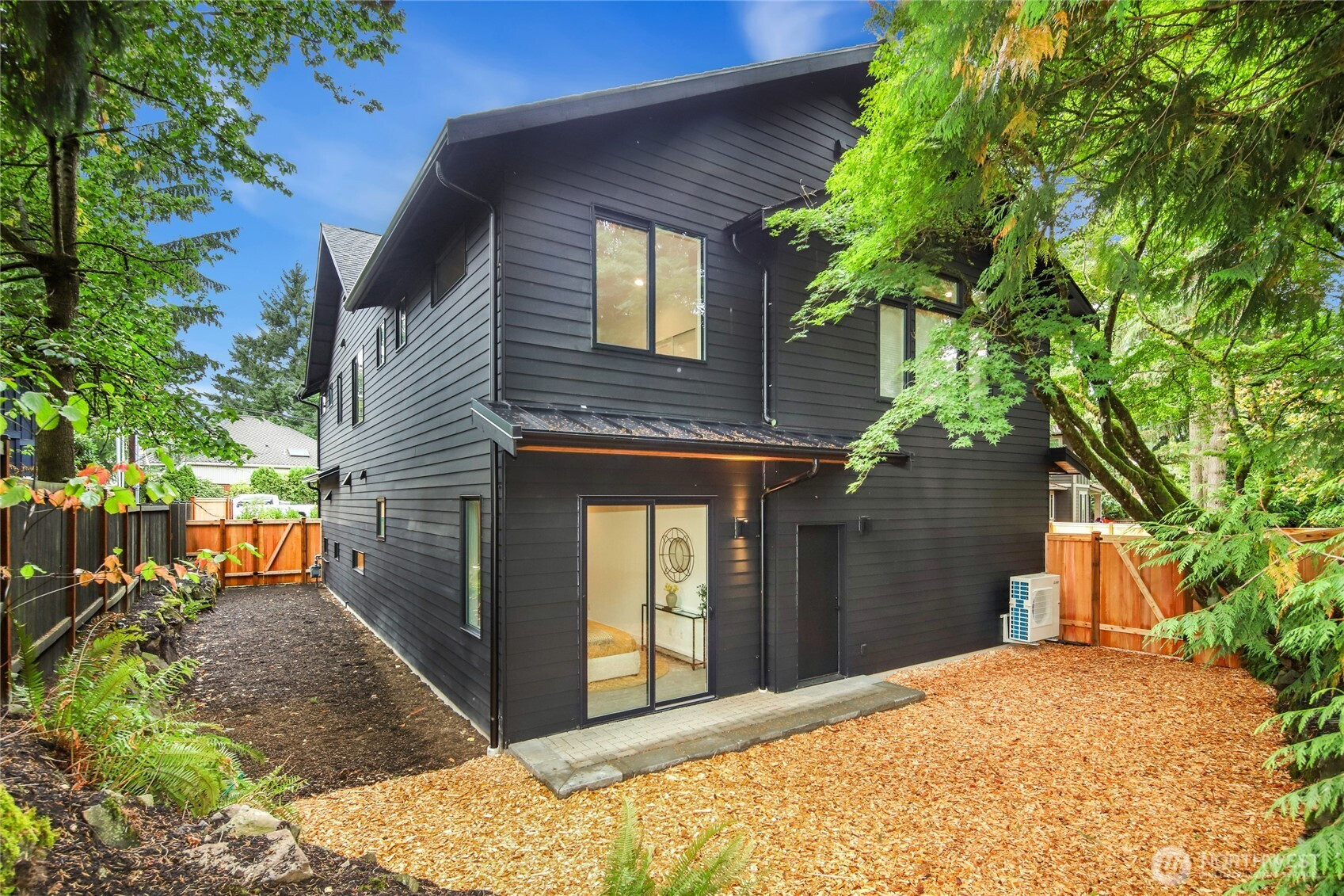 6816 128th Avenue NE, Kirkland, WA 98033