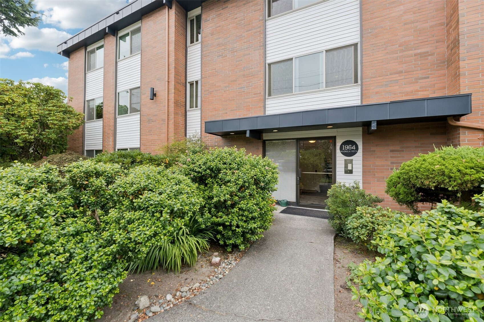 1964 26th Avenue W, Seattle, WA 98199