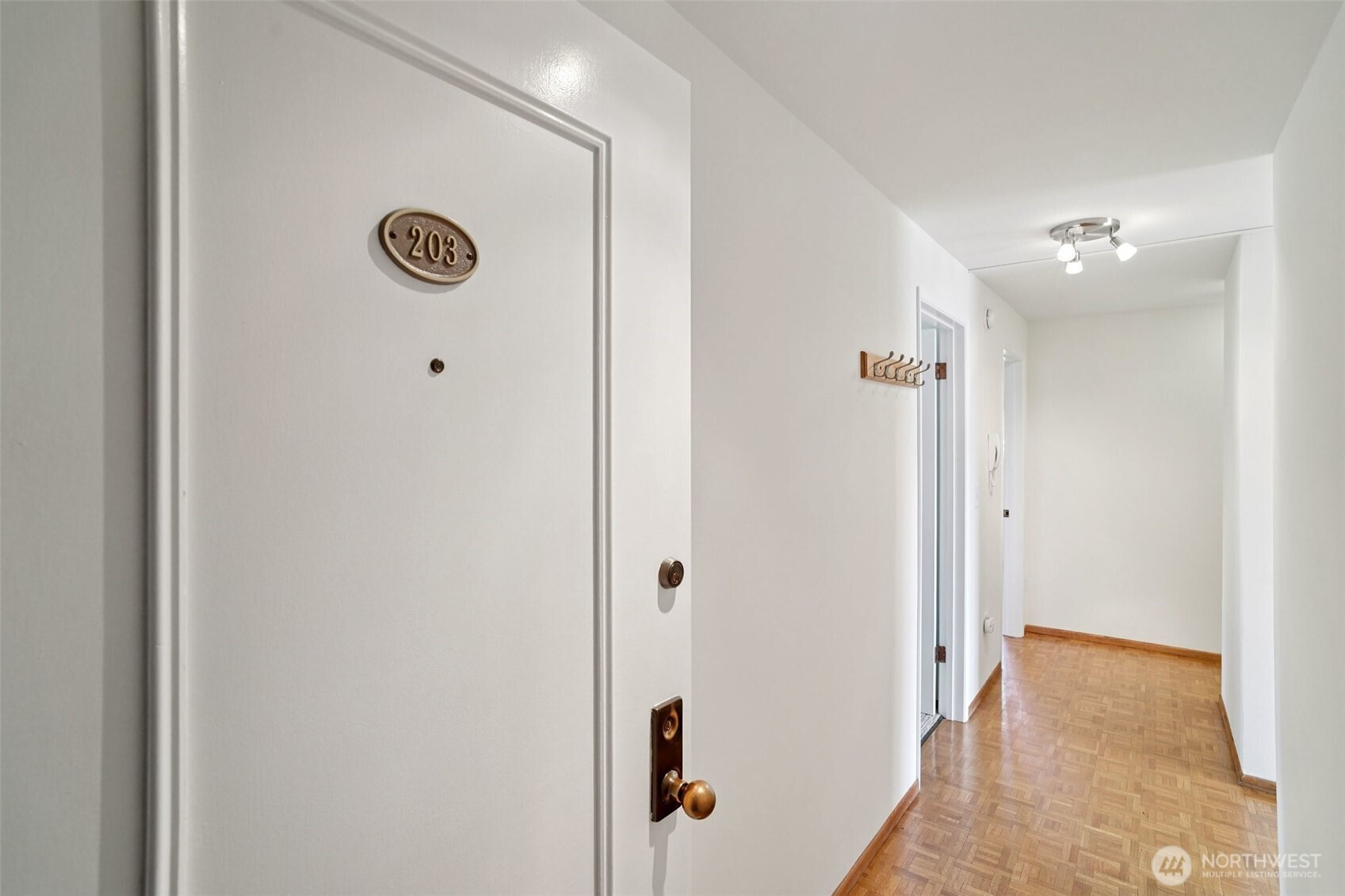 1964 26th Avenue W, Seattle, WA 98199