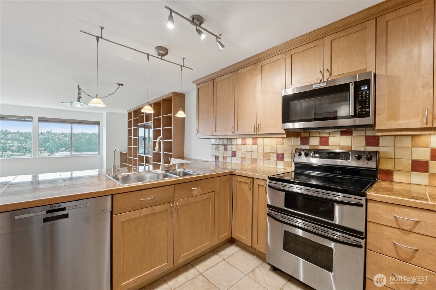 1964 26th Avenue W, Seattle, WA 98199