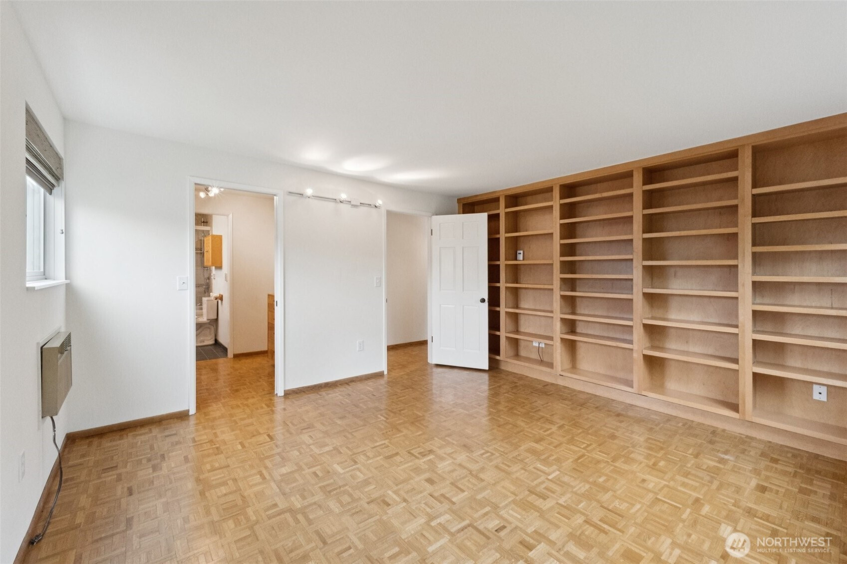 1964 26th Avenue W, Seattle, WA 98199