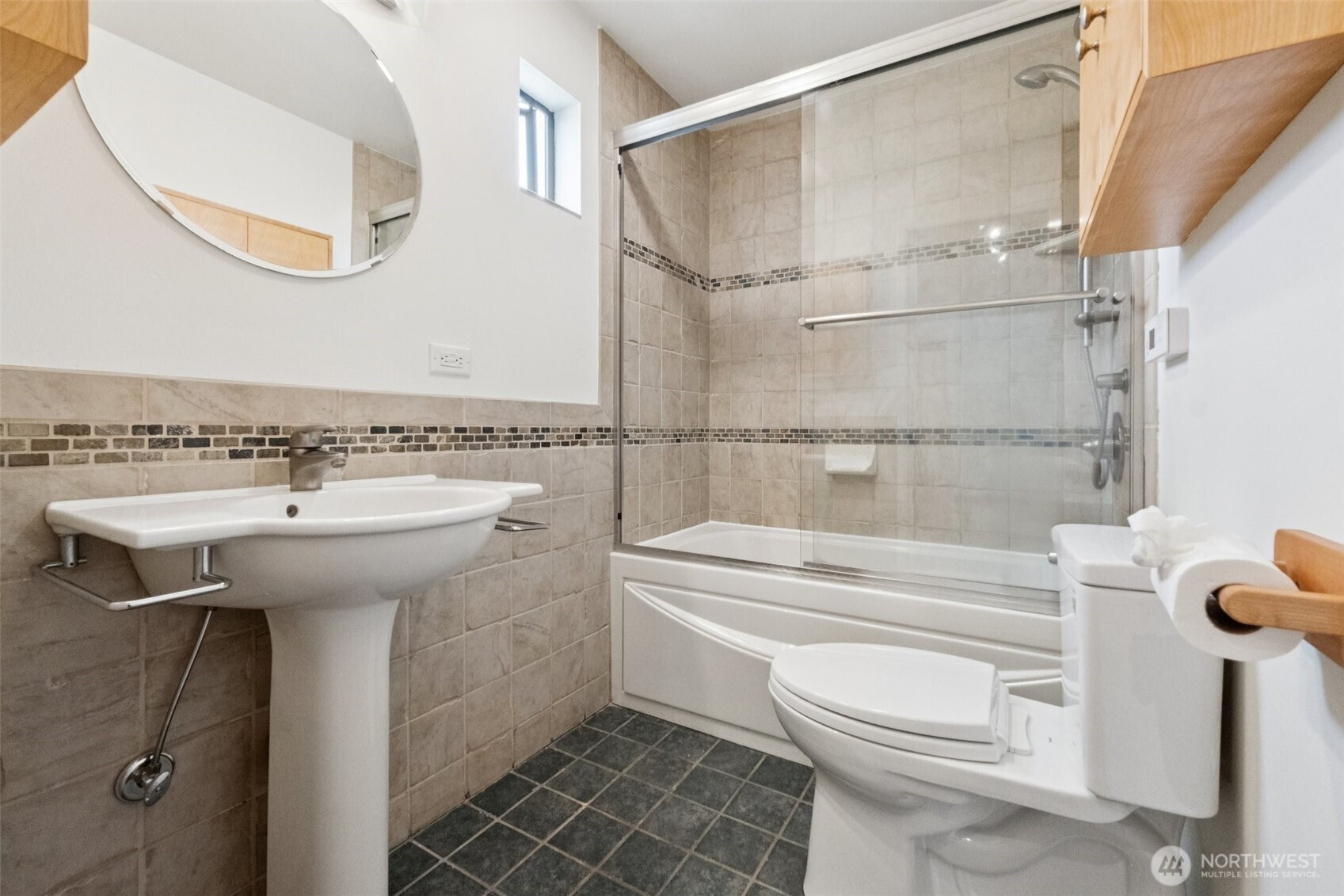 1964 26th Avenue W, Seattle, WA 98199