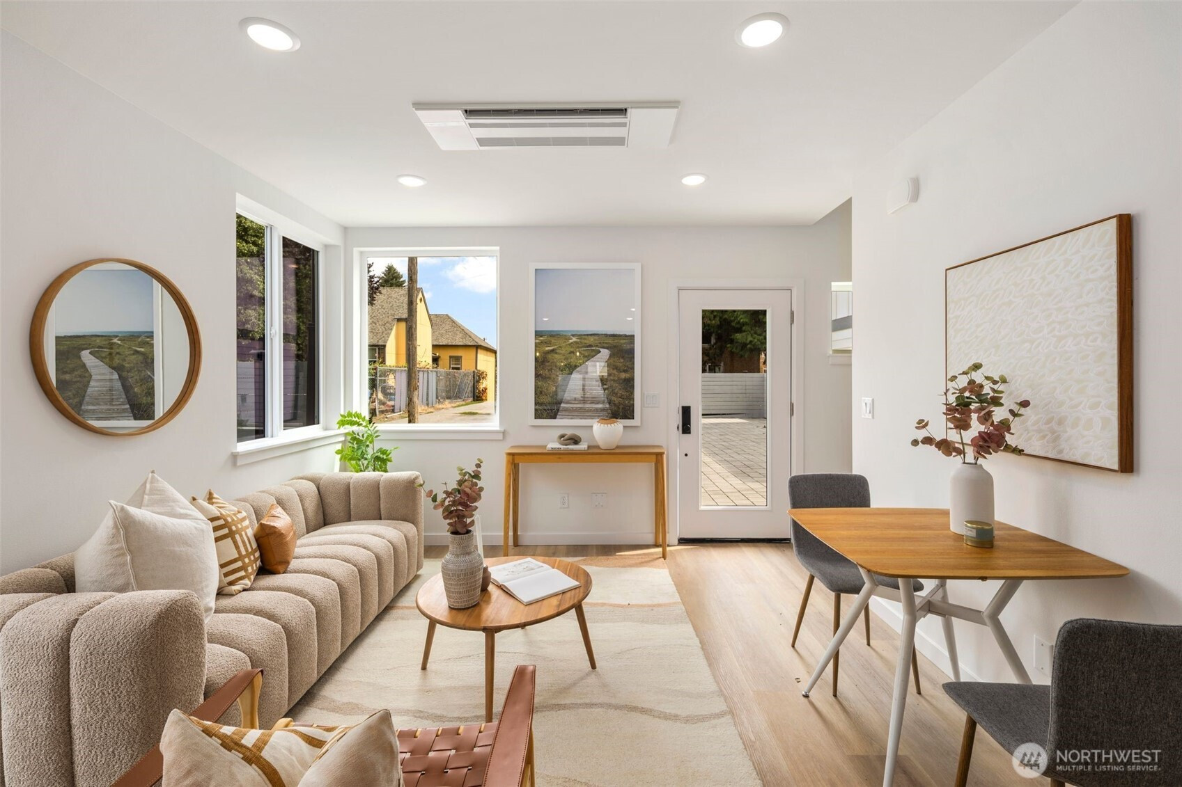 822 B S Sullivan Street, Seattle, WA 98108