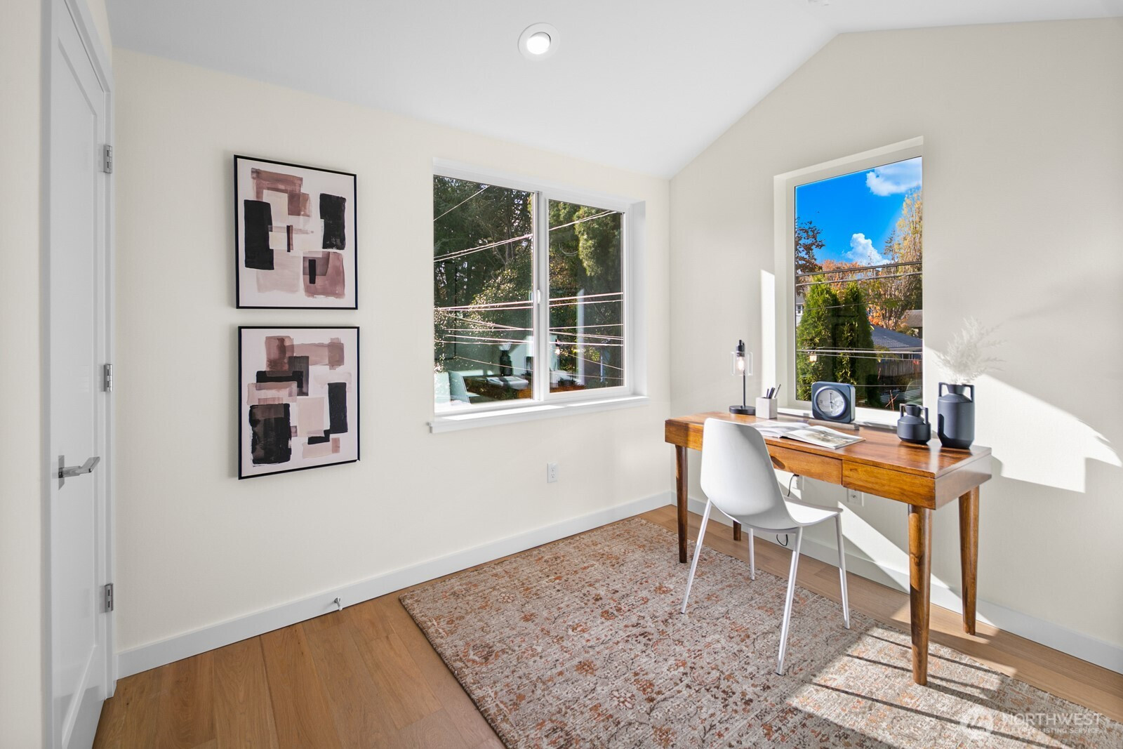 10045 8th Avenue NW, Seattle, WA 98177