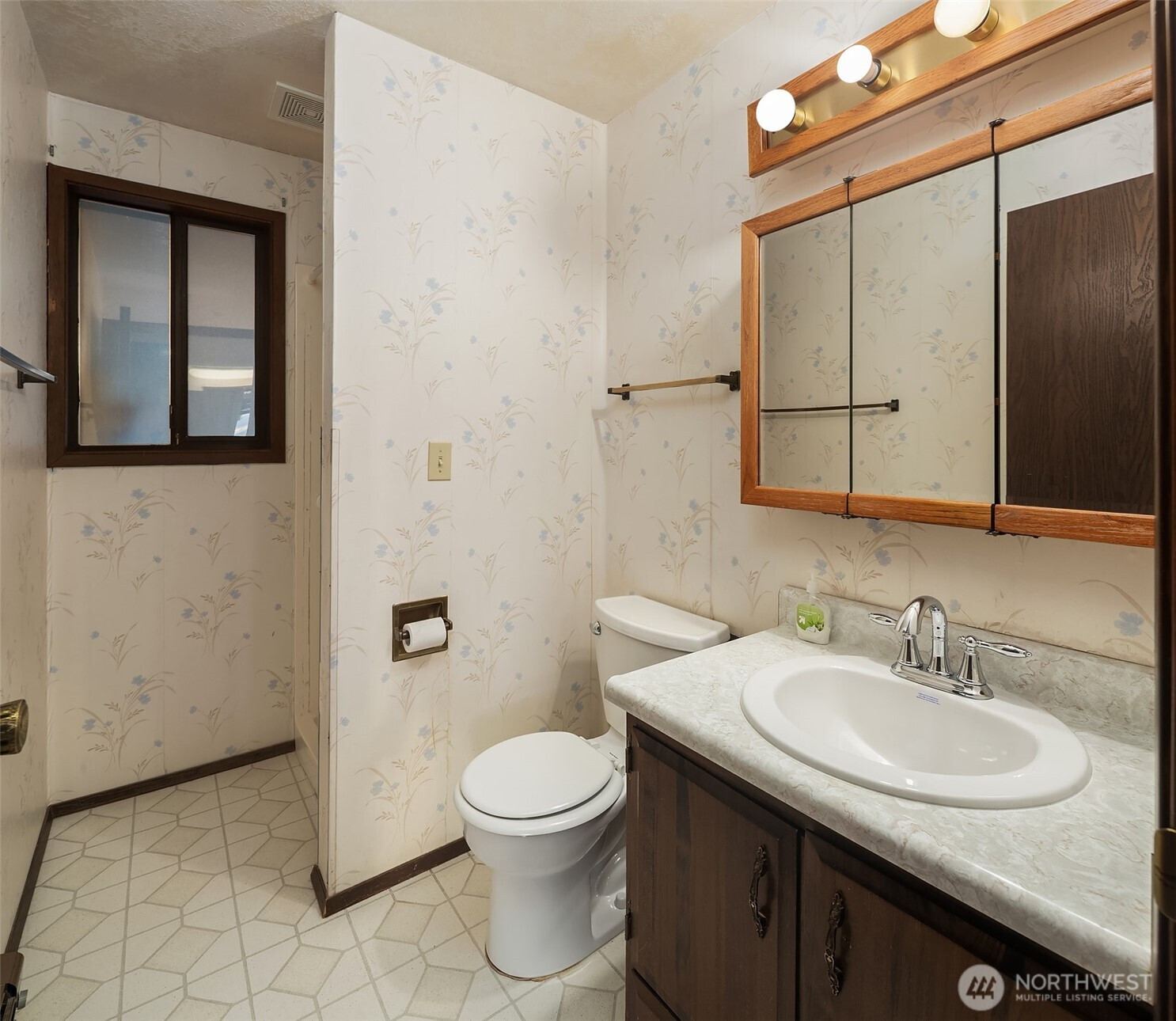 1156 S West Camano Drive, Camano Island, WA 98282