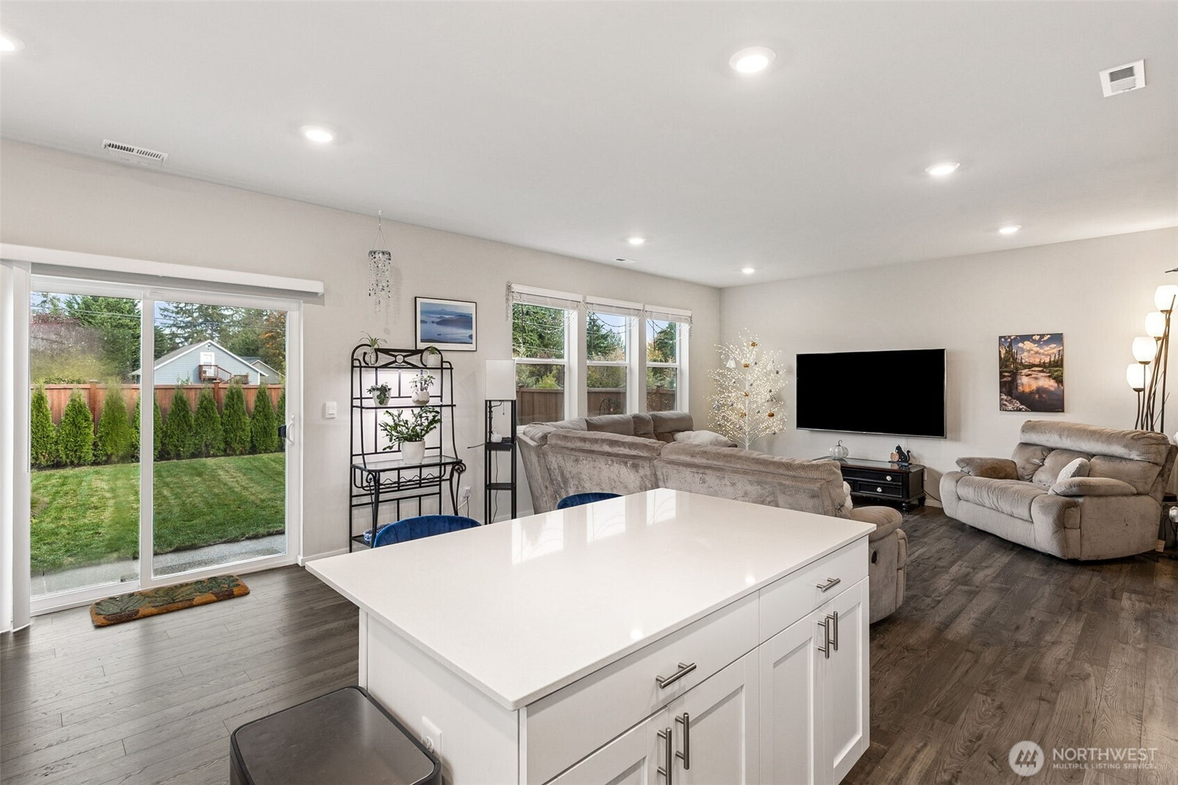 4221 Savannah Loop NE, Olympia, WA 98516