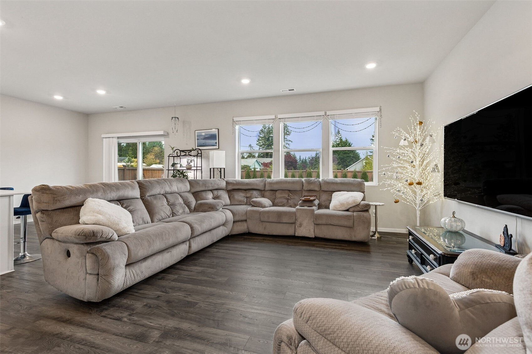 4221 Savannah Loop NE, Olympia, WA 98516