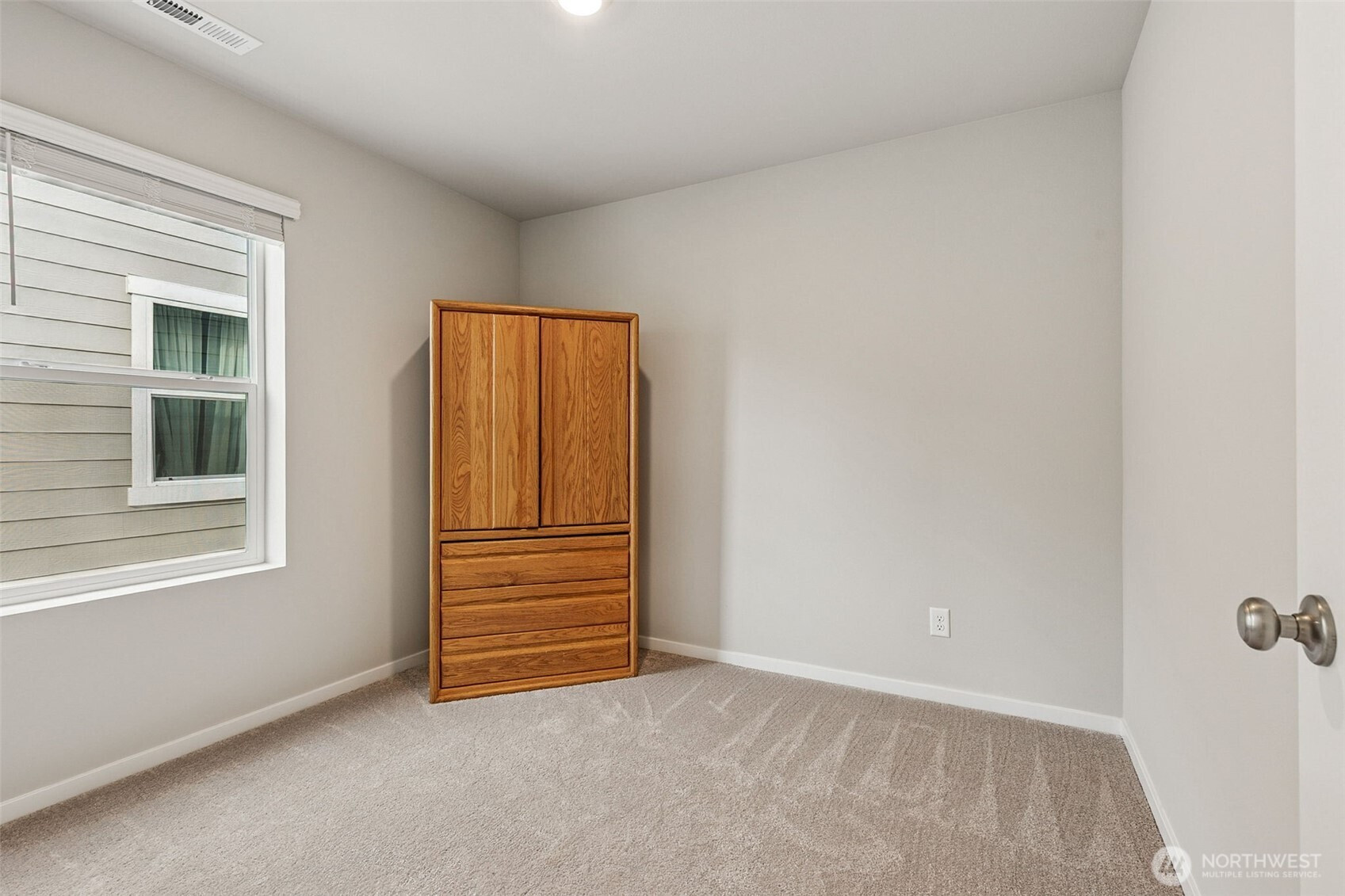 4221 Savannah Loop NE, Olympia, WA 98516