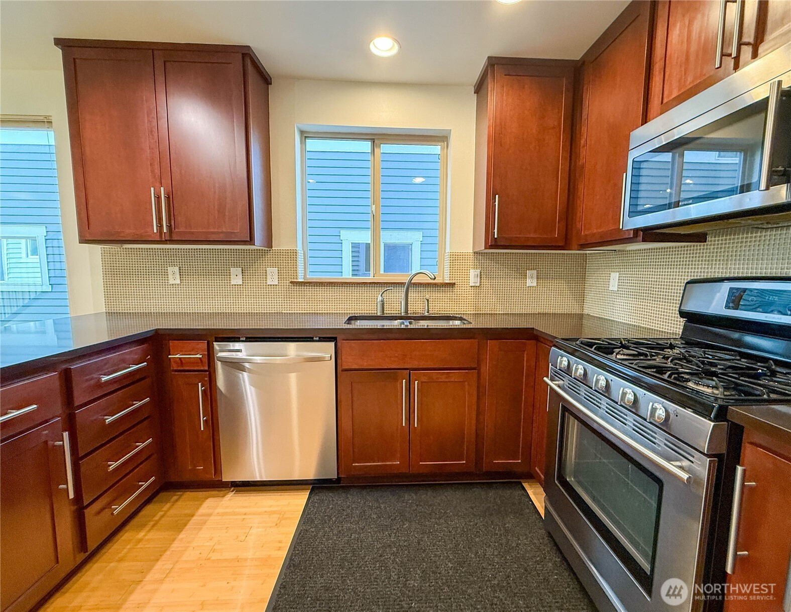 1006 N 39th Street, Seattle, WA 98103