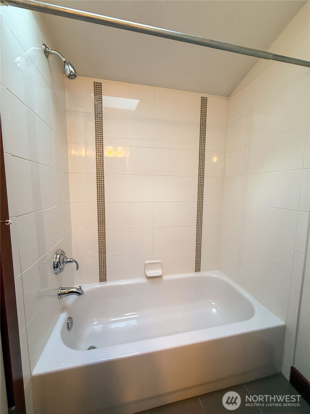 1006 N 39th Street, Seattle, WA 98103