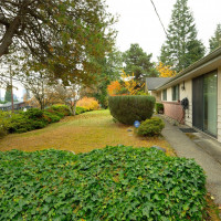 2105 100th Avenue NE, Bellevue, WA 98004