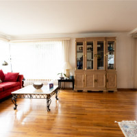 2105 100th Avenue NE, Bellevue, WA 98004