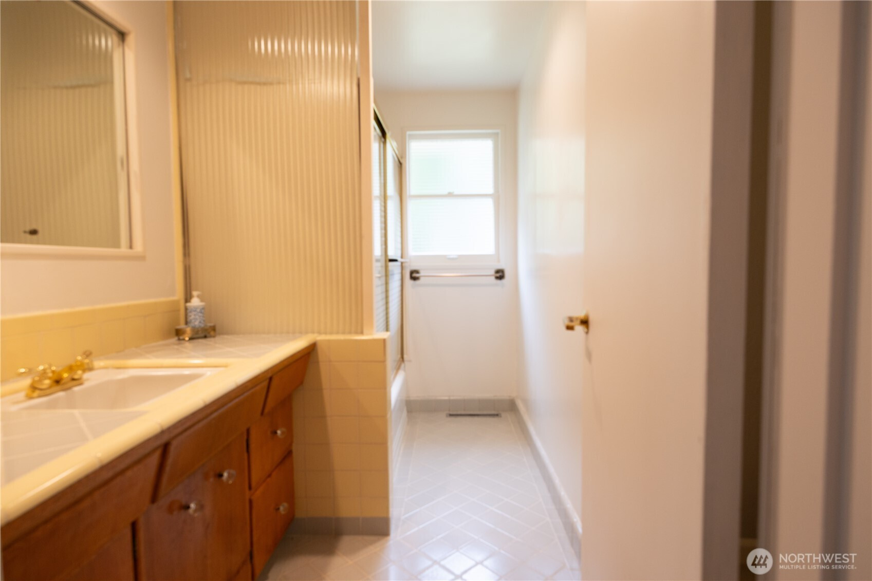 2105 100th Avenue NE, Bellevue, WA 98004