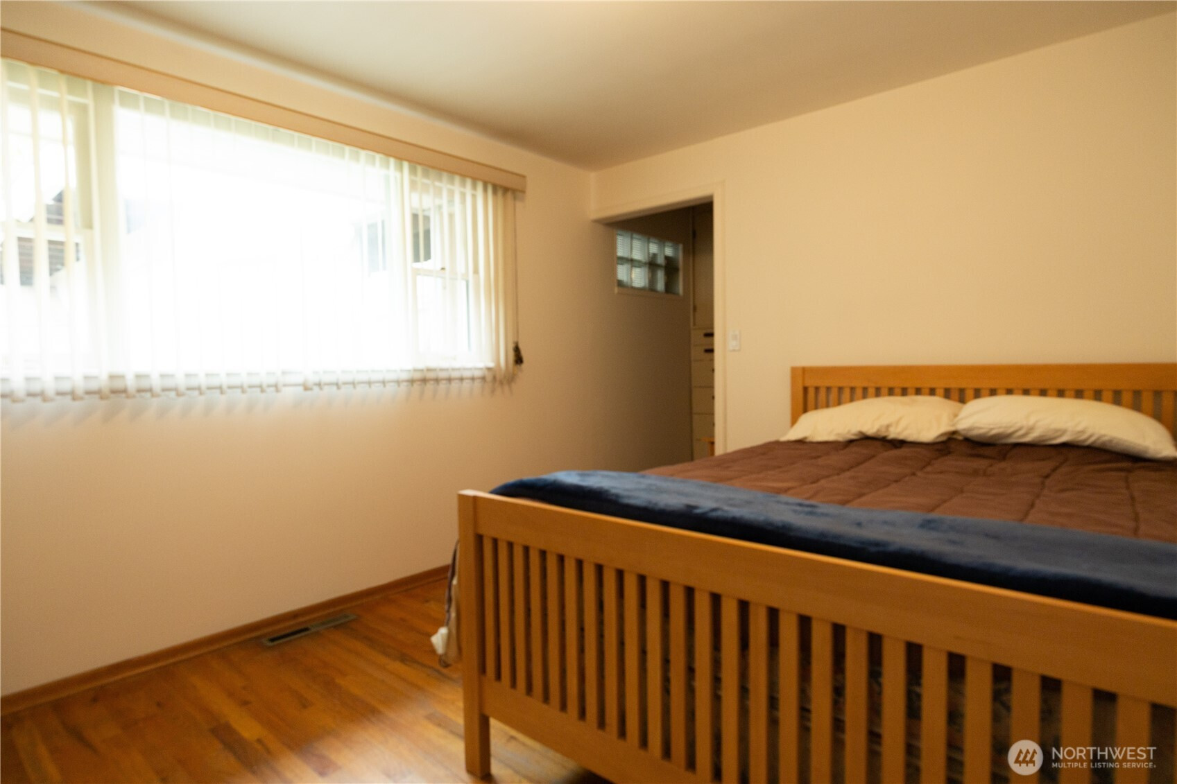 2105 100th Avenue NE, Bellevue, WA 98004