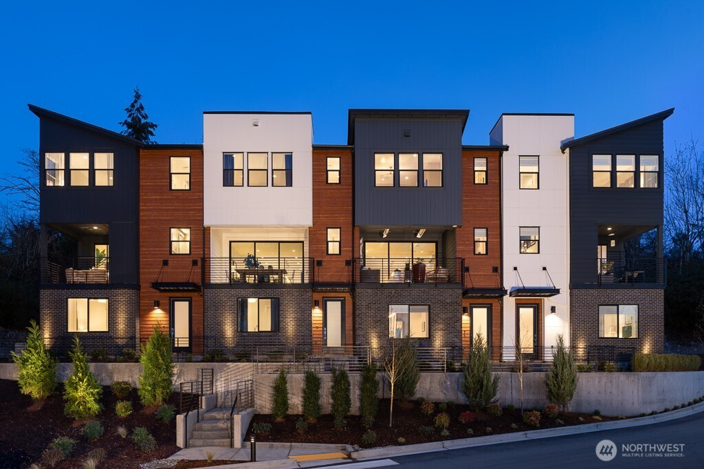 10819 (HS 101) 120TH Lane NE, Kirkland, WA 98033