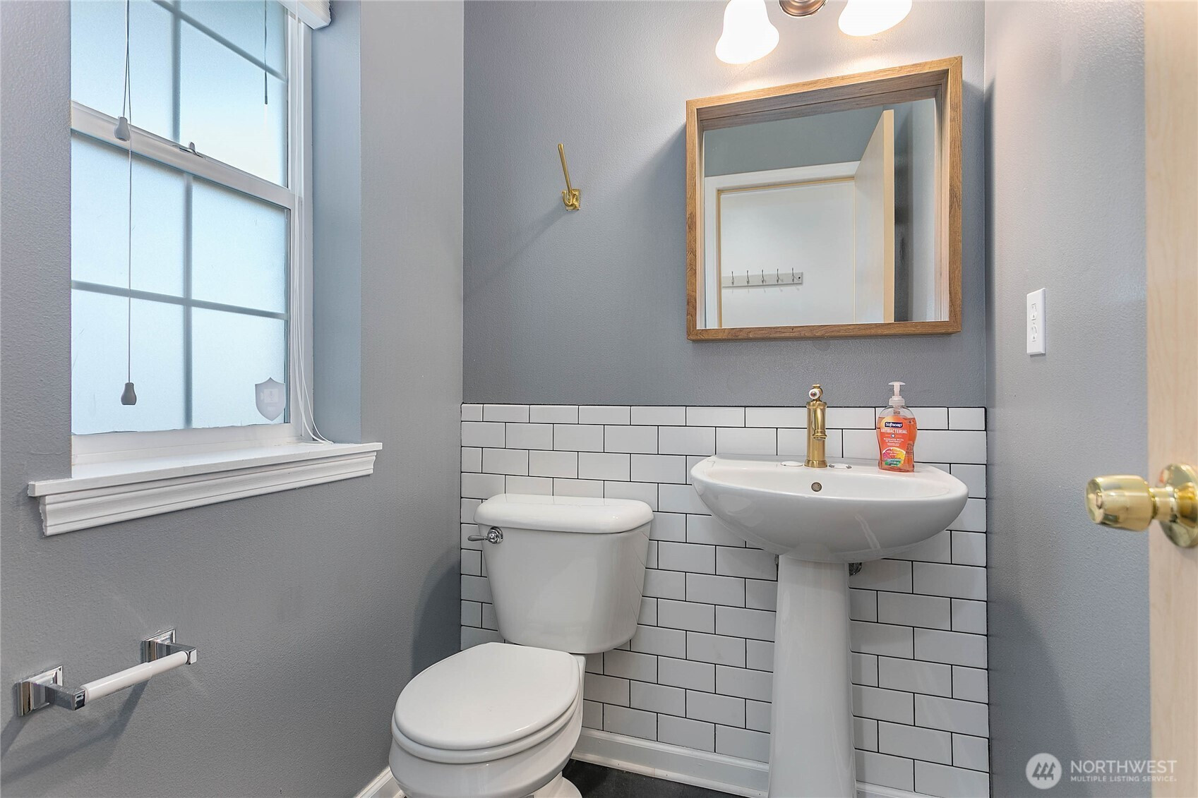 3310 Rosewood Street, Mount Vernon, WA 98273