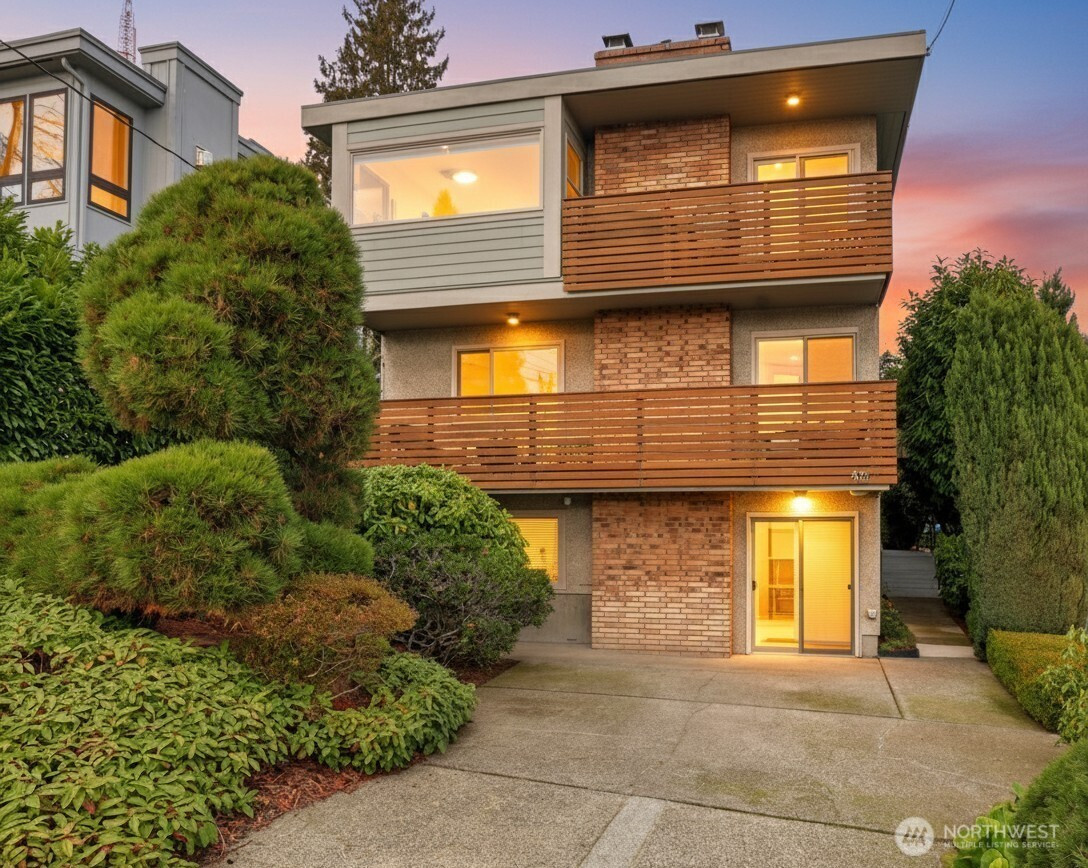 418 Highland Drive, Seattle, WA 98109