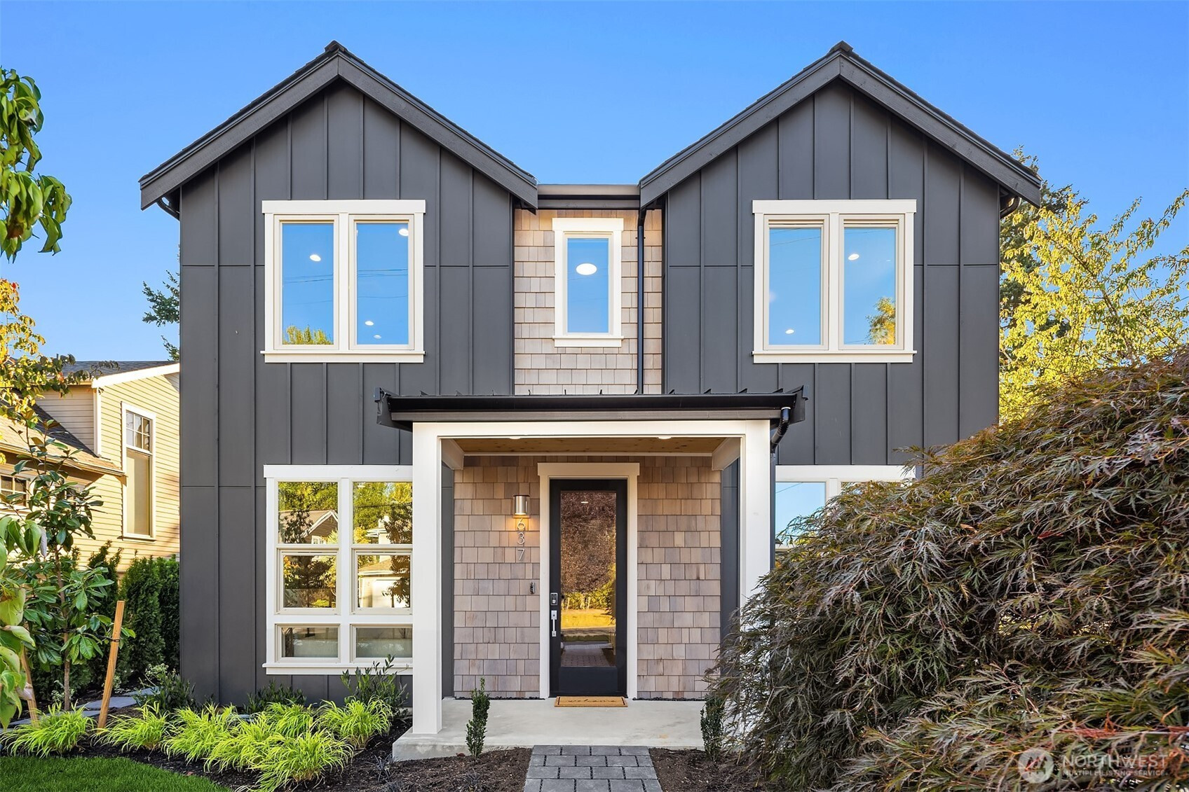 637 18th Avenue W, Kirkland, WA 98033