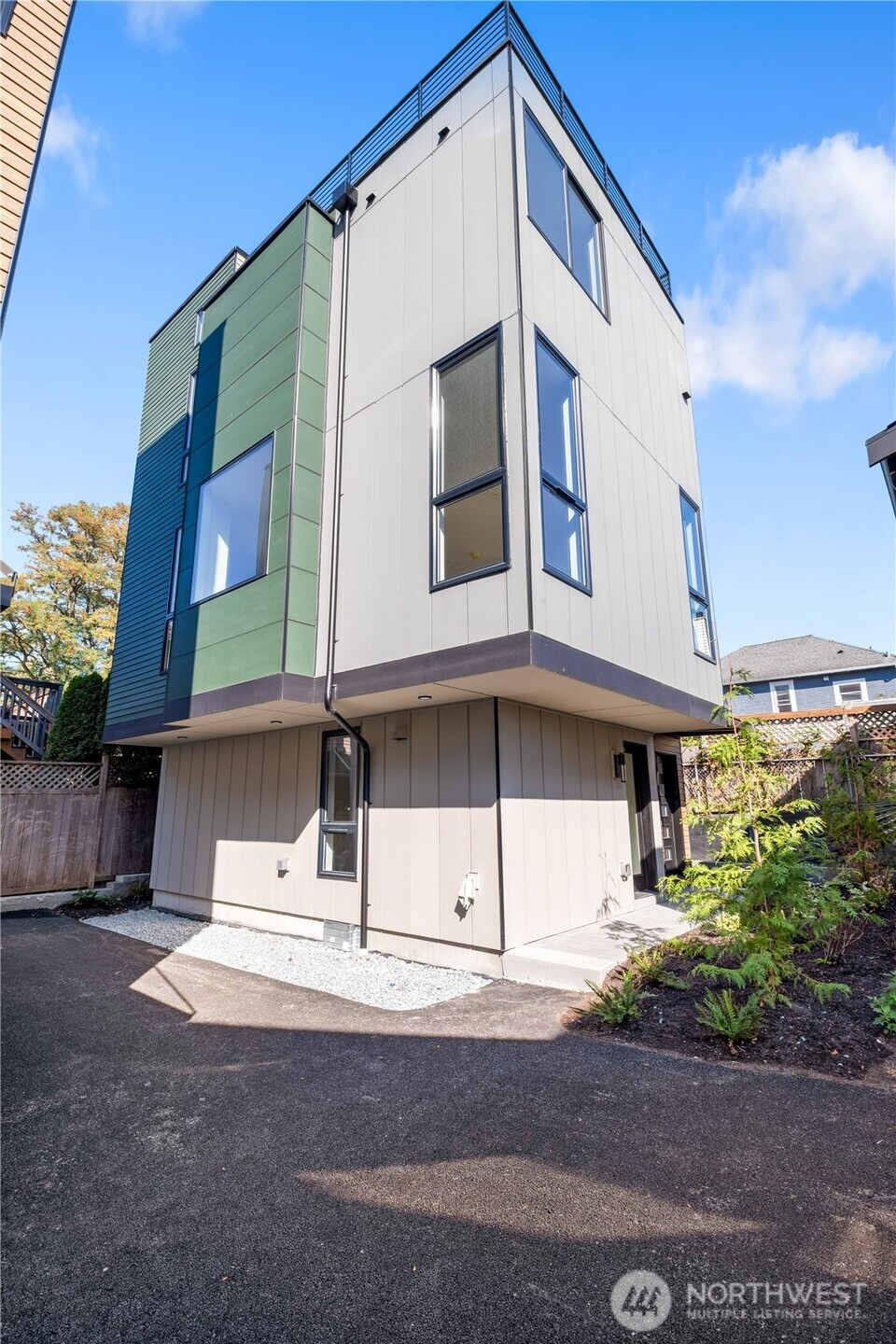 216 21st Avenue E, Seattle, WA 98112