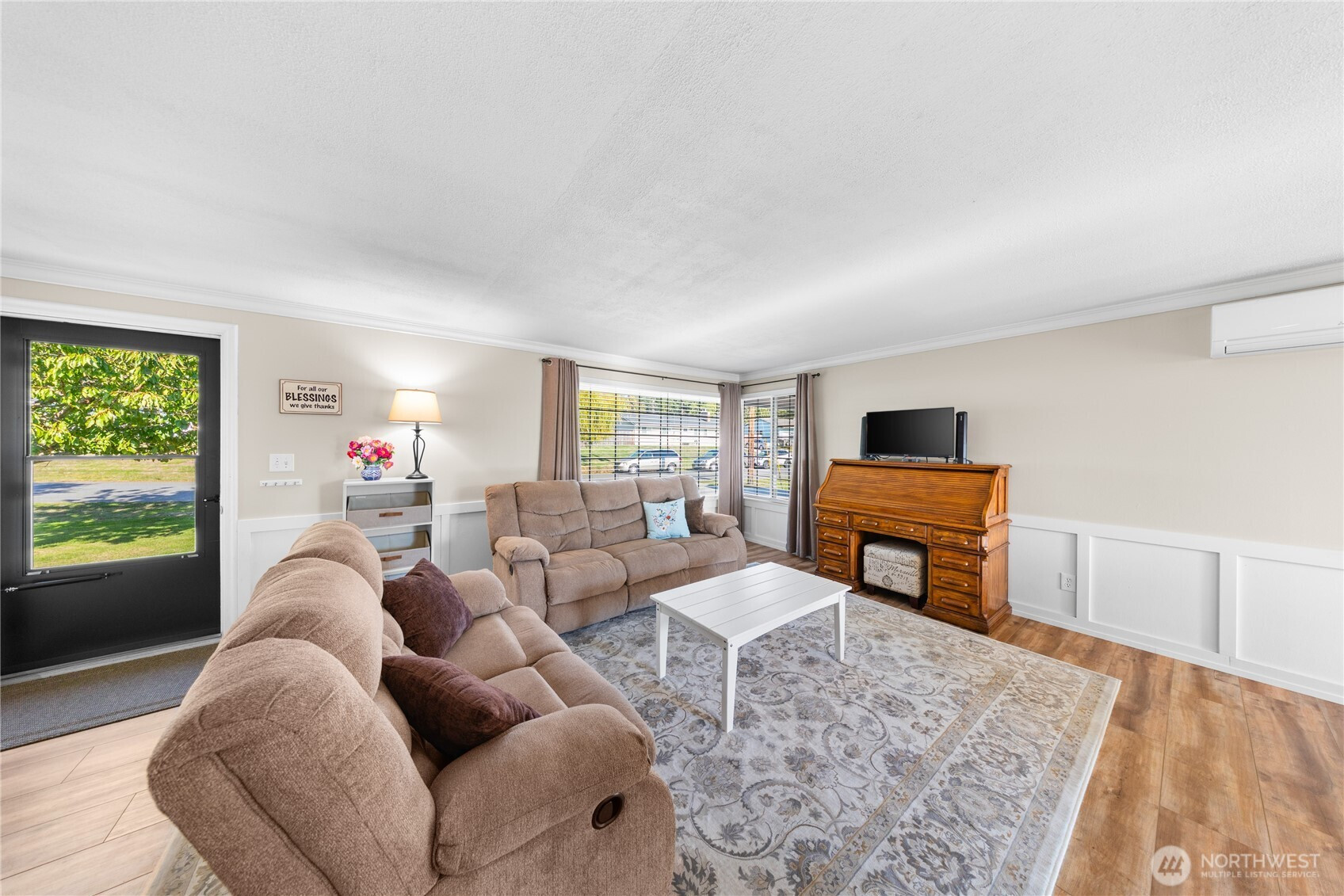 1372 Orchard Loop, Oak Harbor, WA 98277