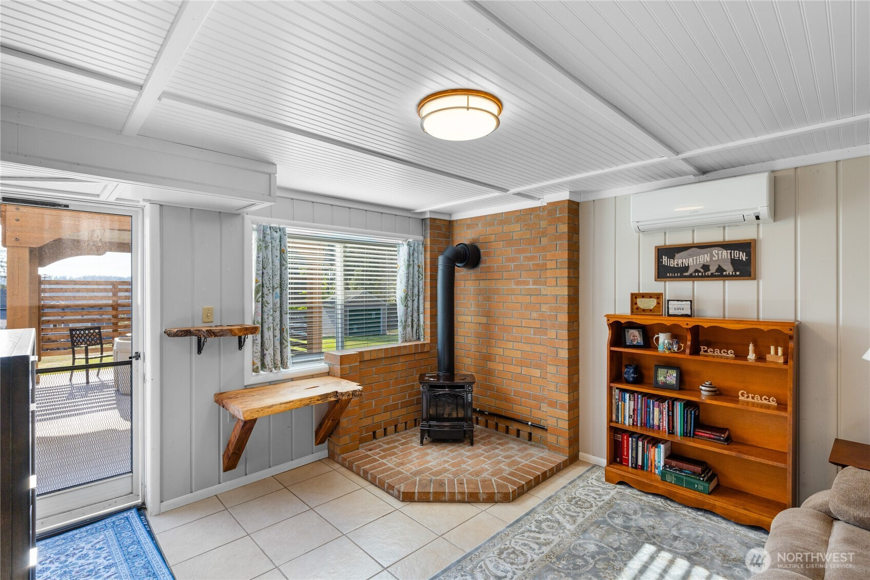 1372 Orchard Loop, Oak Harbor, WA 98277