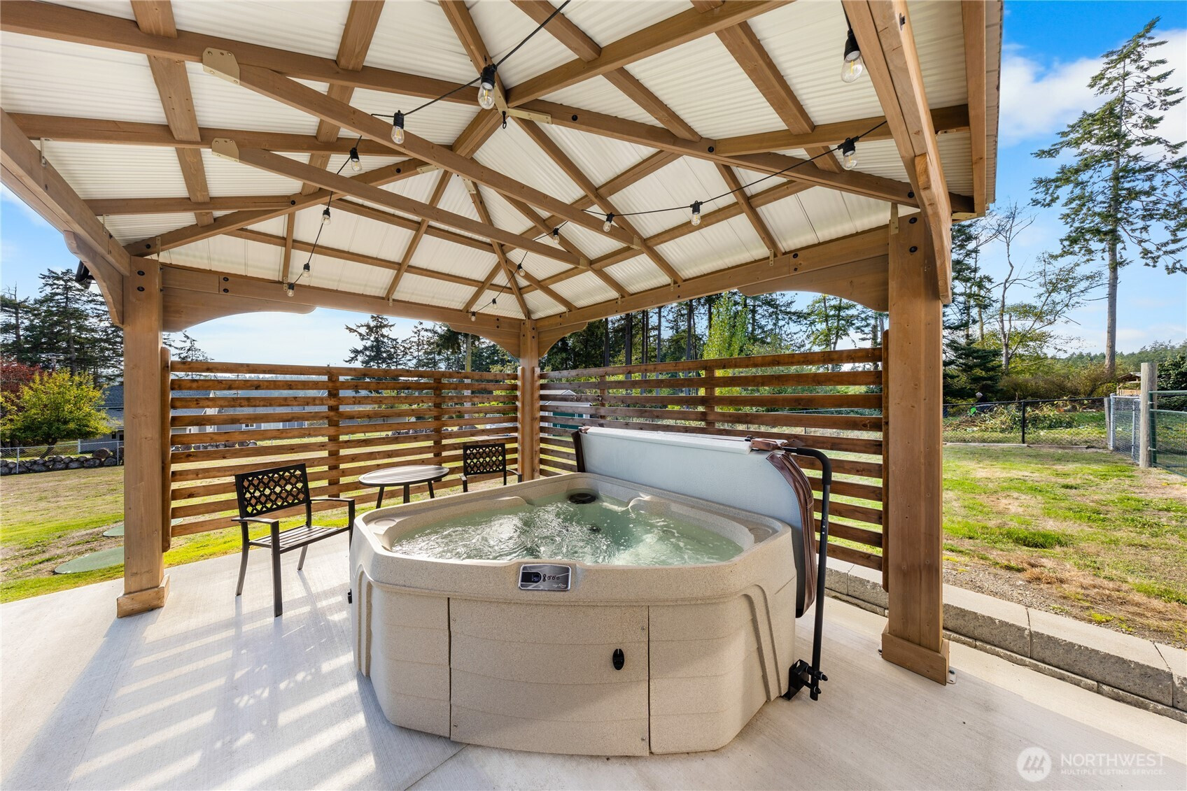 1372 Orchard Loop, Oak Harbor, WA 98277