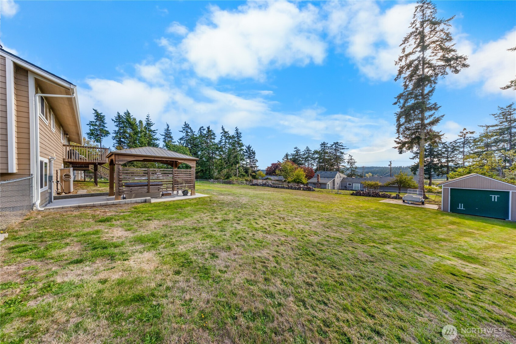 1372 Orchard Loop, Oak Harbor, WA 98277