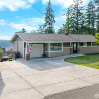1372 Orchard Loop, Oak Harbor, WA 98277