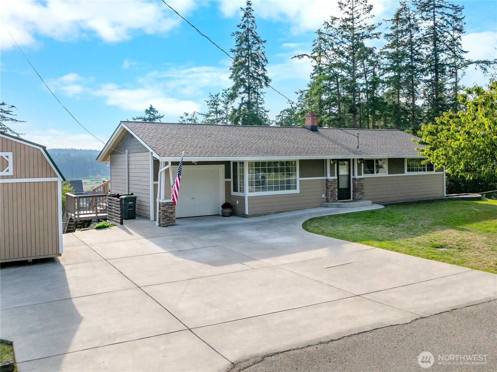 1372 Orchard Loop, Oak Harbor, WA 98277