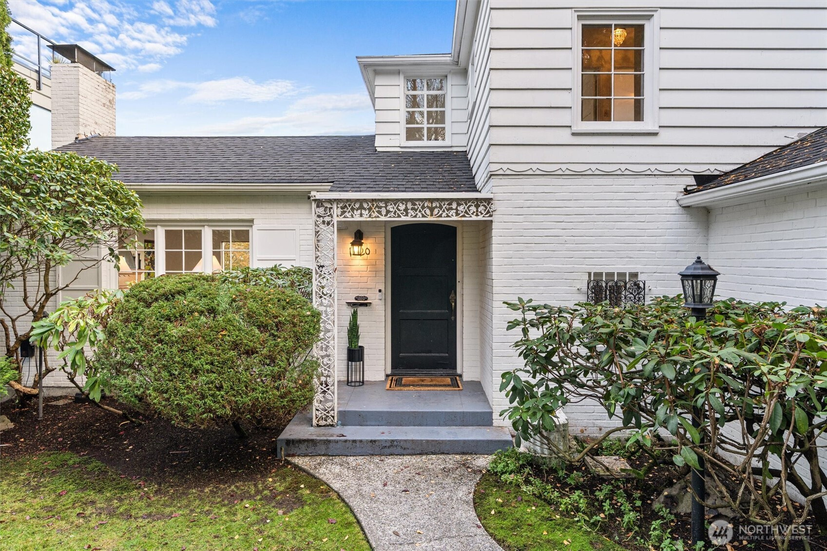 1820 W Magnolia Way W, Seattle, WA 98199