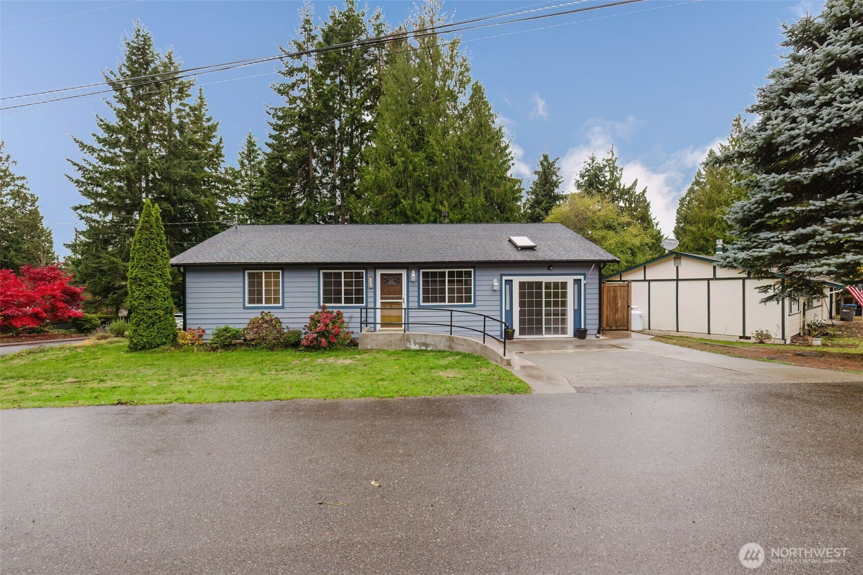 7600 Sandy Way NE, Poulsbo, WA 98370